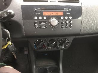 Suzuki Swift  picture 12