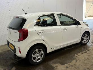 Vaurioauto  passenger cars Kia Picanto 1.0 12V Hatchback  Benzine 998cc 49kW (67pk) FWD 2017/5