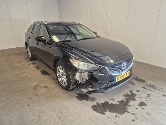 Voiture accidenté Mazda 6 2.2 SkyActiv-D 150 16V Combi/o  Diesel 2.191cc 110kW (150pk) FWD 2014/10