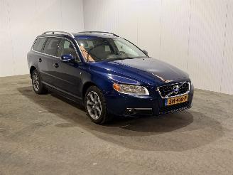 skadebil auto Volvo V-70 2.0 D3 20V Combi/o  Diesel 1.984cc 100kW (136pk) FWD 2013/1