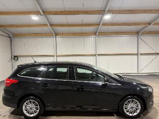 Voiture accidenté Ford Focus 1.0Titanium 92kW Airco 2017/7