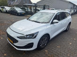 Coche accidentado Ford Focus Sationcar 1.0 EcoBoost Hybrid Titanium  125 PK 2024/4