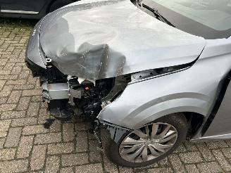 Peugeot 208 1.2 PureTech Active picture 2