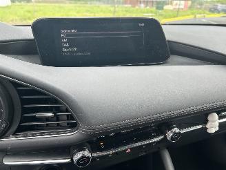 Mazda 3 2.0 SkyActive-G  Hybrid picture 10