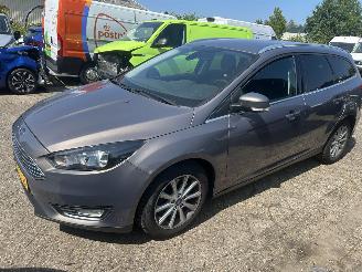 krockskadad bil auto Ford Focus 1.5 Stationcar Titanium 2015/7