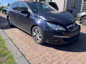 Salvage car Peugeot 308 308 SW (L4/L9/LC/LJ/LR), Combi 5-drs, 2014 / 2021 1.2 12V e-THP PureTech 130 2014/11