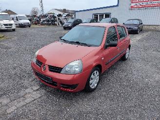 Démontage voiture Renault Clio 1.2 16V Rood TEB76 Onderdelen D4F722 Motor 2006/10