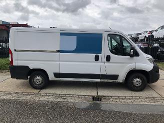 krockskadad bil bedrijf Opel Movano 2.2D 140pk L2H1 Edition E6 2x schuifdeur 2022/10