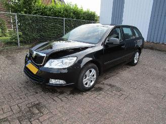 Coche accidentado Skoda Octavia 1.6 TDI Clima Radio/CD 6-Bak 2012/10