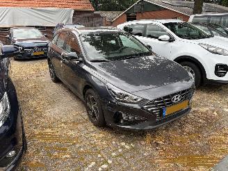 Hyundai I-30  picture 3