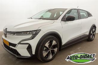 krockskadad bil bedrijf Renault Mégane E-Tech No Active crash mode SOH 95% EV60 Optimum Charge Business Ed. 2024/2