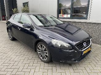 Voiture accidenté Volvo V-40 2.0 D2 Summum Business 2015/8