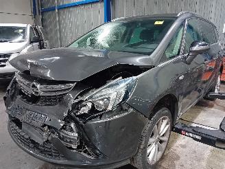 Autoverwertung Opel Zafira Zafira Tourer (P12) MPV 1.4 Turbo 16V EcoFLEX (A14NET(Euro 5)) [103kW]=
  (10-2011/05-2016) 2012/3