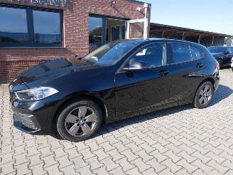 BMW 1-serie 116 D picture 2