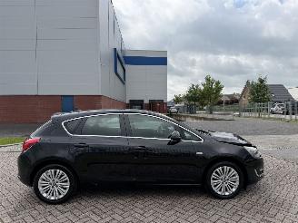 Coche accidentado Opel Astra 1.4 Edition 74Kw AIRCO 2013/6