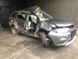 Démontage voiture Mitsubishi Outlander 2268cc - diesel - 110kw 2015/11