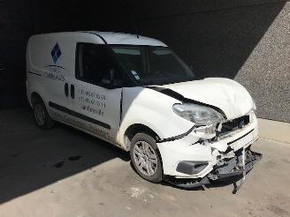 Auto da rottamare Fiat Doblo (263) Van 2015 1.3 D Multijet Bestel  Diesel 1.248cc 66kW (90pk) FWD 2015/9