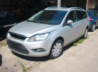 Voiture accidenté Ford Focus station 2009/1